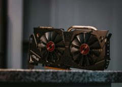 Una tarjeta PCIe 5.0 para 28 SSD M.2: hasta 109 GB/s y 400 vatios de consumo