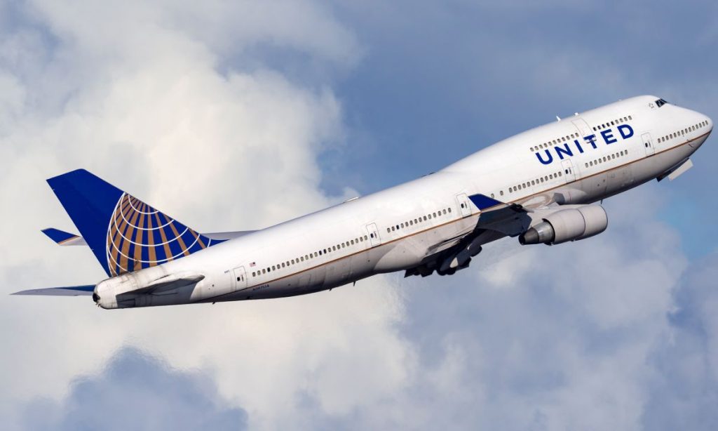 United Airlines establece distinción entre programas de lealtad y recompensas