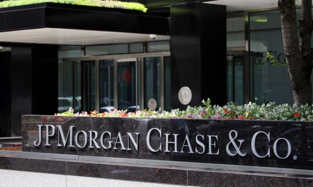 Los costos de la inteligencia artificial podrían desencadenar fusiones bancarias