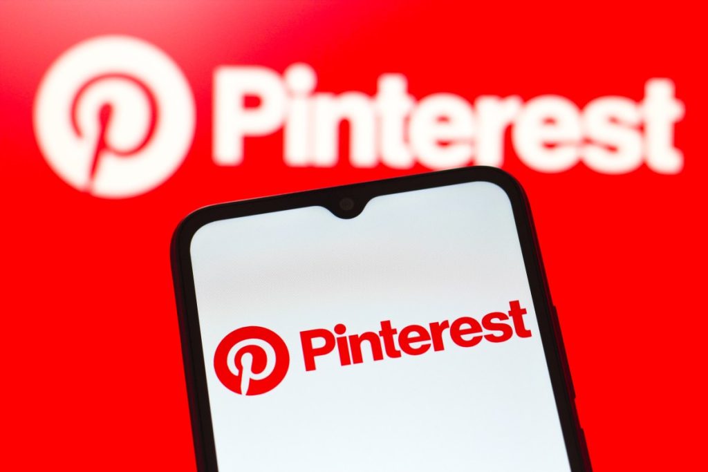 Pinterest afirma recibir más búsquedas que ChatGPT en medio de resultados financieros decepcionantes