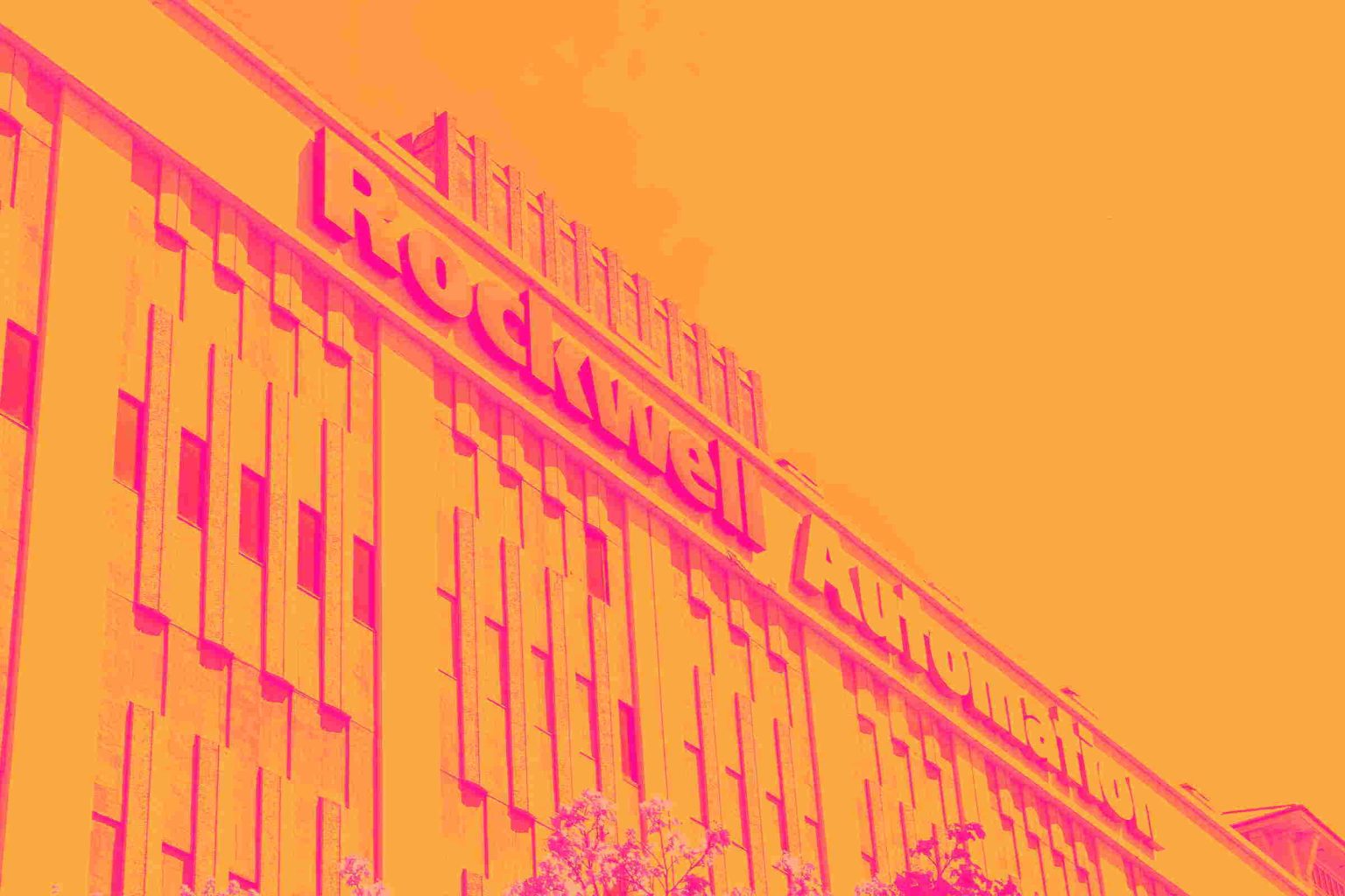 Las ventas del cuarto trimestre del año fiscal 2025 de Rockwell Automation superan las estimaciones pero sus acciones caen