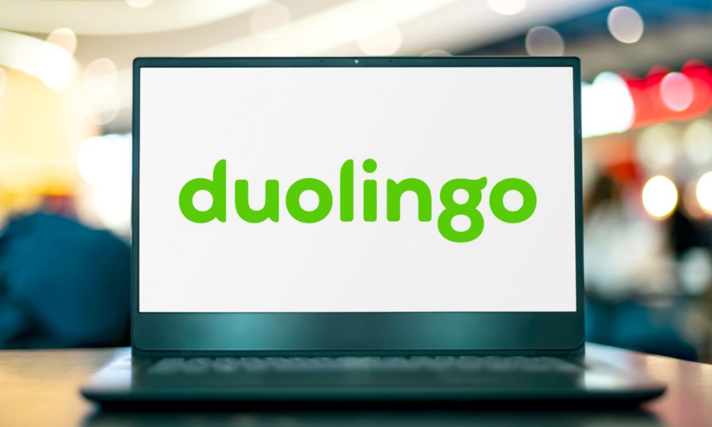 Duolingo apuesta al crecimiento de usuarios para superar la disrupción de la inteligencia artificial