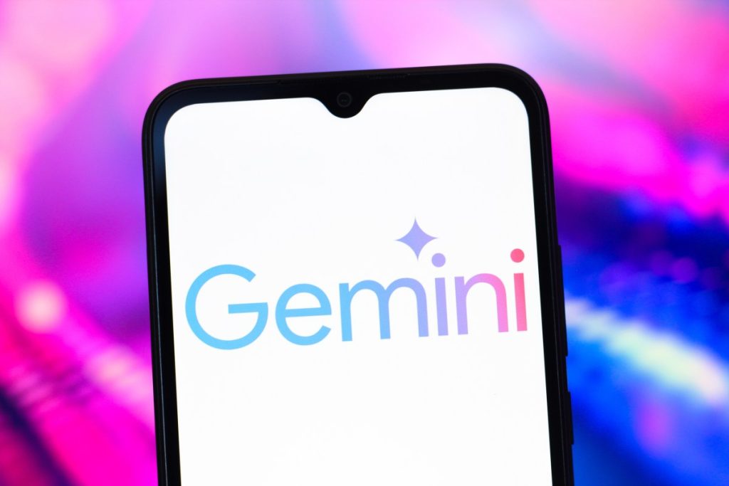 Gemini permite ahora transferir conversaciones e información personal desde otros chatbots