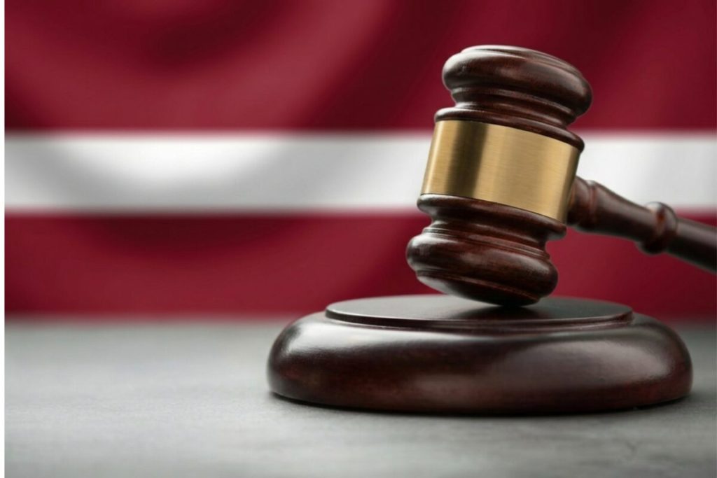 Letonia introduce nueva licencia bancaria especializada para impulsar la competencia en el sector fintech