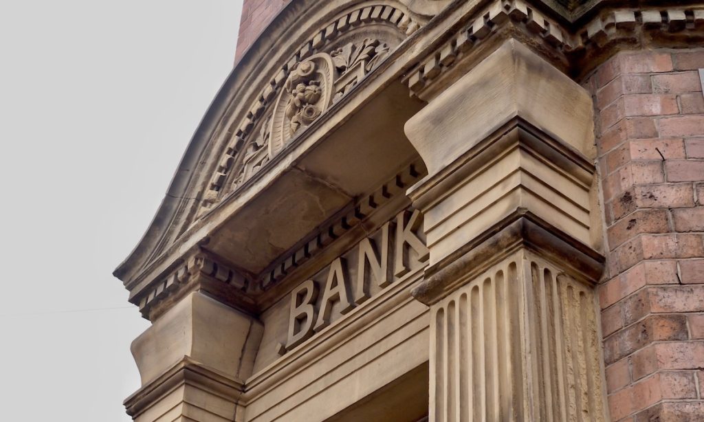 Los reguladores bancarios avanzan para reducir los requisitos de capital