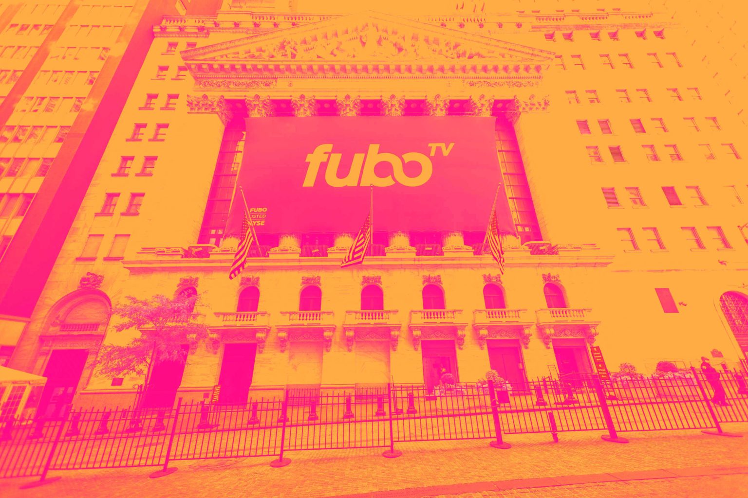 Tres acciones de consumo presentan riesgos elevados según análisis