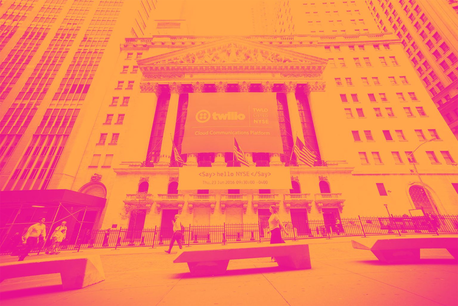 Tres acciones con alto efectivo que consideramos riesgosas